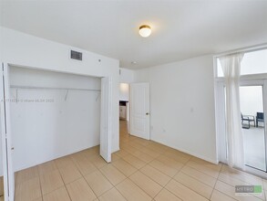 425 NE 30th St in Miami, FL - Building Photo - Building Photo