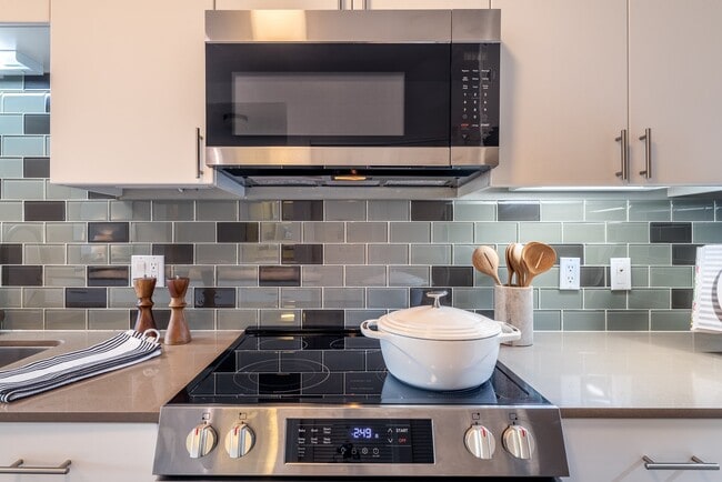 Urbana in Seattle, WA - Foto de edificio - Building Photo