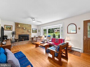 9541 Bel Glade St in Fairfax, VA - Building Photo - Building Photo