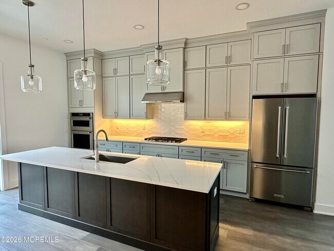 50 Augustus Dr in Middletown, NJ - Building Photo - Building Photo