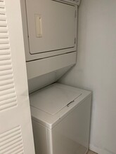 566 NW 114th Ave, Unit 203 in Miami, FL - Building Photo - Building Photo