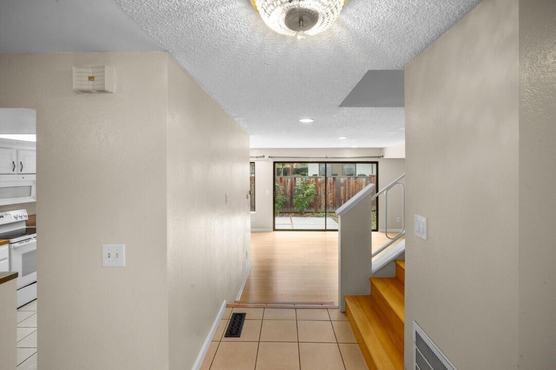 7124 Point Dunes Ct in San Jose, CA - Building Photo