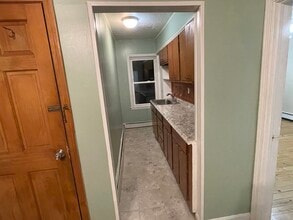 7 Grover St, Unit Unit 1 in North Providence, RI - Building Photo - Building Photo