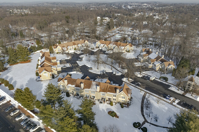 Oak Brook Estates in North Haven, CT - Building Photo - Building Photo