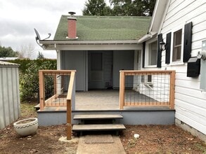 3461 Avalon Dr in Hood River, OR - Building Photo - Building Photo