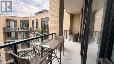 293 The Kingsway in Toronto, ON - Building Photo - Building Photo