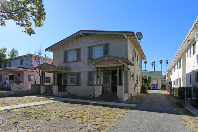 204 E Dryden St in Glendale, CA - Building Photo - Building Photo