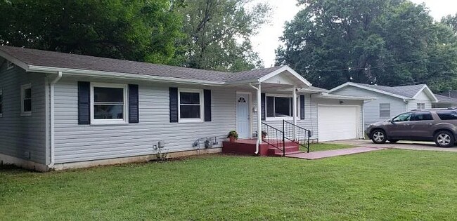 318 E Seminole St in Springfield, MO - Building Photo - Building Photo