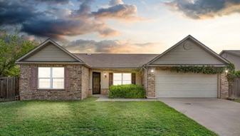 14841 S Glenn St in Glenpool, OK - Building Photo