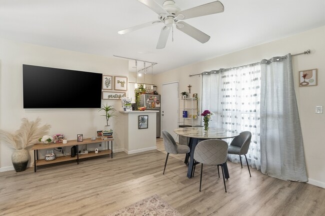 235 Seaview Ct, Unit E6 in Marco Island, FL - Building Photo - Building Photo