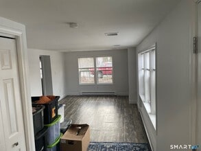 377 Horse Pond Rd in Madison, CT - Building Photo - Building Photo