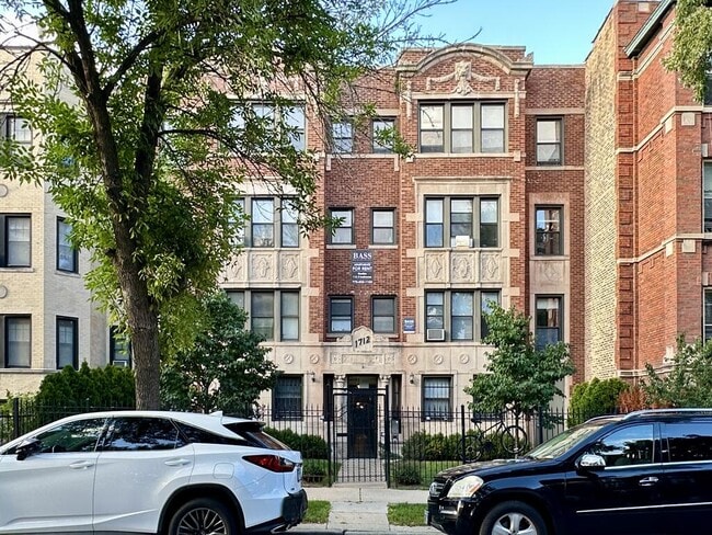 property at 1712 W Estes Ave