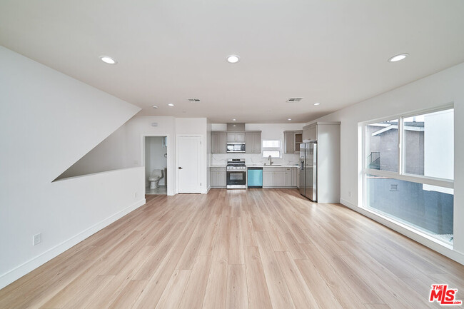 property at 1106 Queen Anne Pl