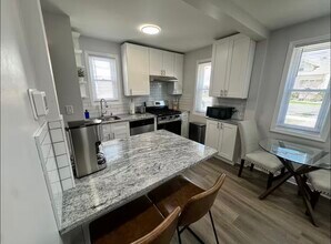 1830 White St in Des Plaines, IL - Building Photo - Building Photo