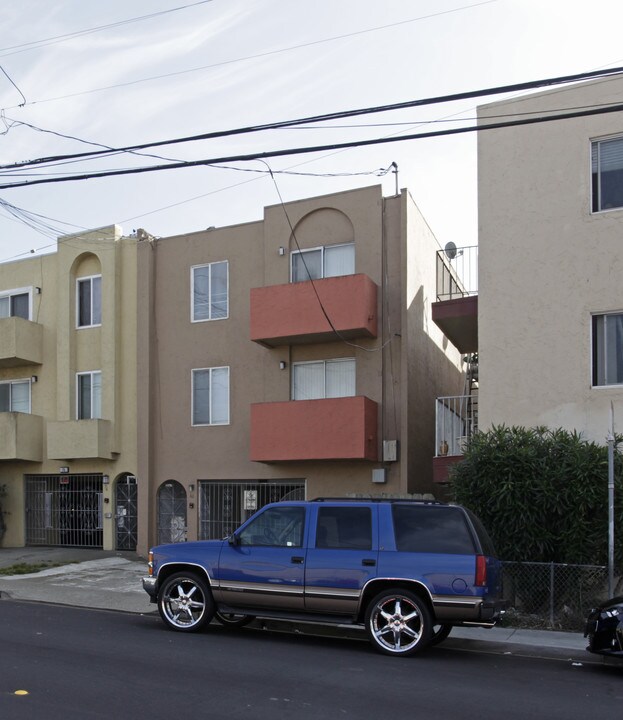 60 Chester St in Daly City, CA - Building Photo