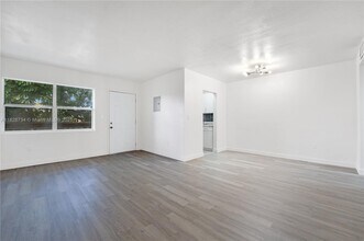 610 NE 123rd St in North Miami, FL - Building Photo - Building Photo