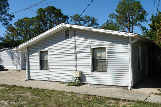 210 Bay St in Fort Walton Beach, FL - Foto de edificio - Building Photo