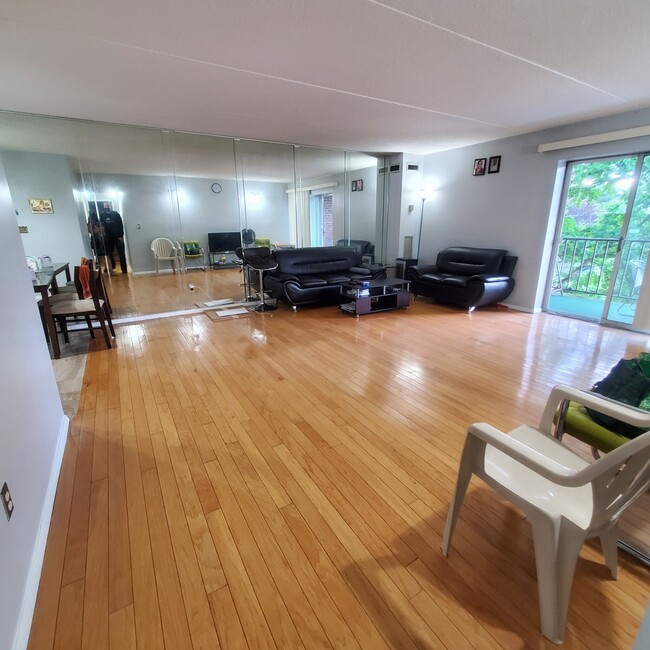 property at 5 Broadlawn Park