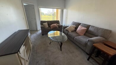 2060 Greenview Shores Blvd in Wellington, FL - Building Photo - Building Photo