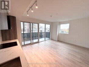 117-117 Broadway Ave in Toronto, ON - Building Photo - Building Photo
