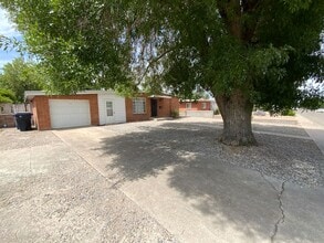 4712 Palo Duro Ave NE in Albuquerque, NM - Building Photo - Building Photo