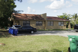 1415 NE 118th Ter in Miami, FL - Building Photo - Building Photo