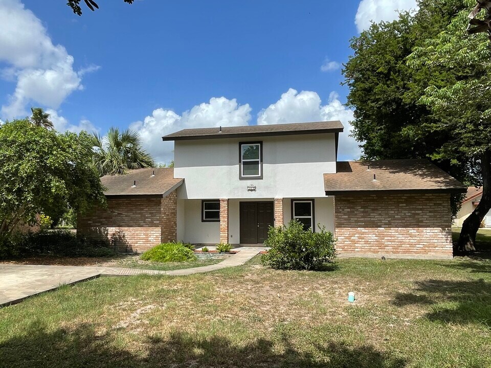 301 Balboa in Rancho Viejo, TX - Foto de edificio