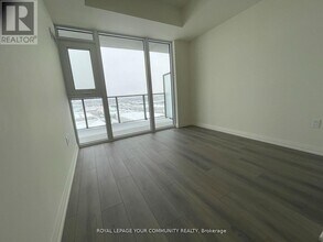 8960 Jane St in Vaughan, ON - Building Photo - Building Photo