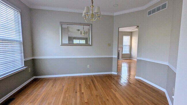 property at 441 Nottingham Ln