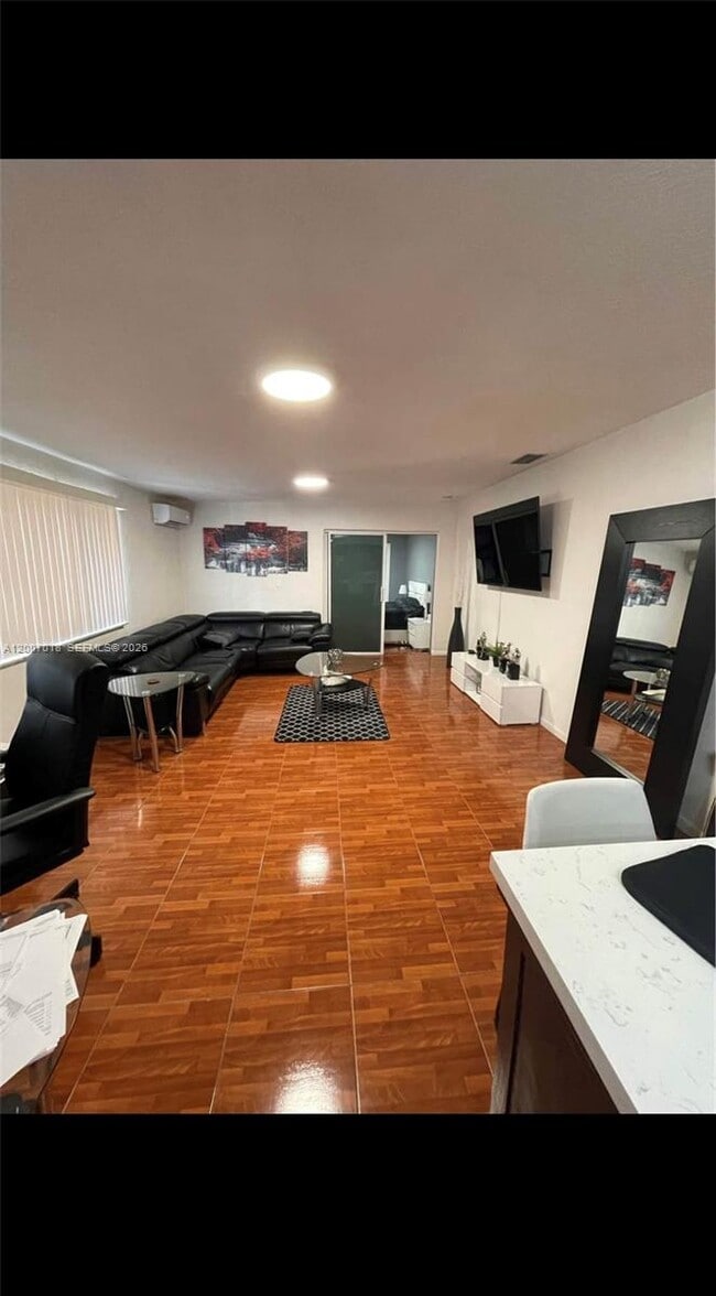 4765 NW 184th Terrace in Miami Gardens, FL - Building Photo - Building Photo