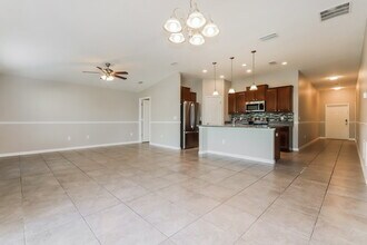 1637 Climbing Dayflower Dr in Ruskin, FL - Building Photo - Building Photo