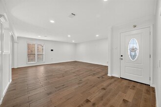 5039 Shadowridge Dr in Houston, TX - Building Photo - Building Photo