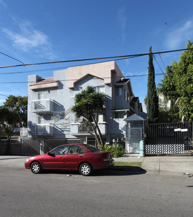 1511 Mariposa Ave in Los Angeles, CA - Building Photo - Building Photo