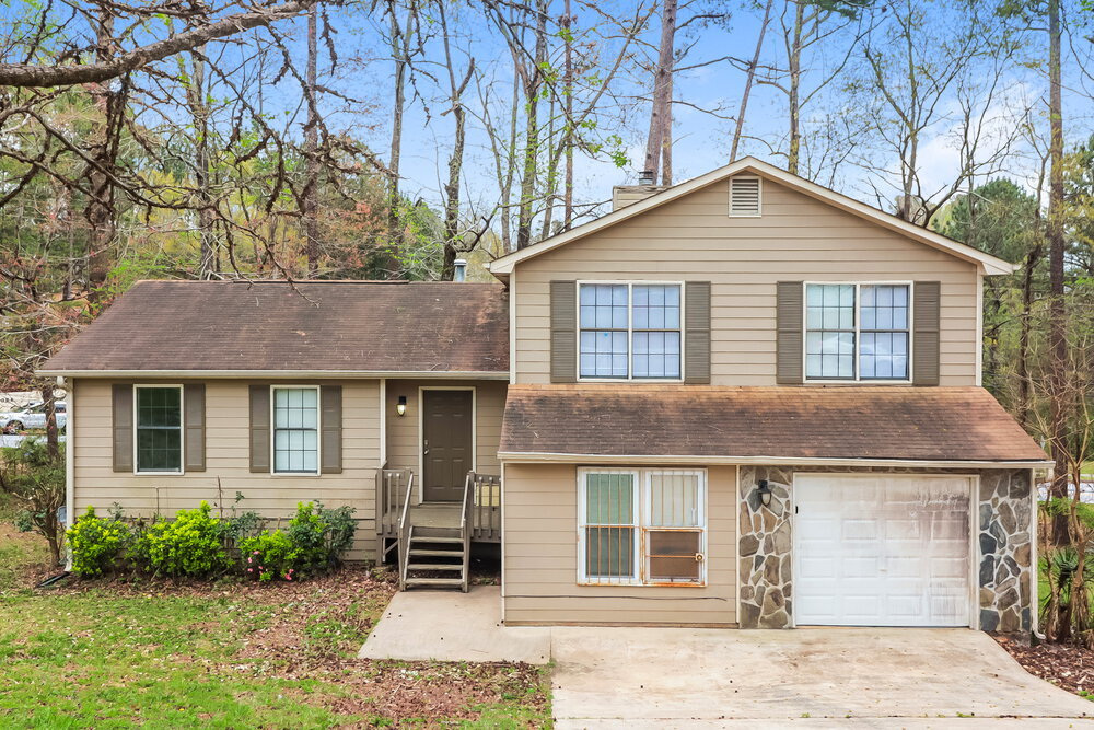 110 Lupine Ct in College Park, GA - Building Photo