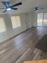 5436 S Stoneborough Ct in Wichita, KS - Building Photo - Building Photo