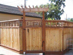 423 SW 8th St in Redmond, OR - Building Photo - Building Photo
