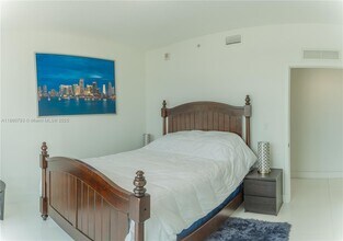 600 NE 27th St, Unit 2605 in Miami, FL - Building Photo - Building Photo