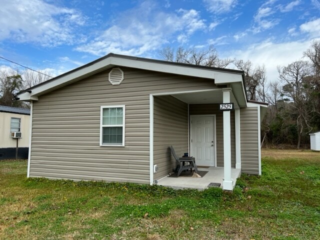 2525 Mayberry Loop Rd in Morehead City, NC - Building Photo