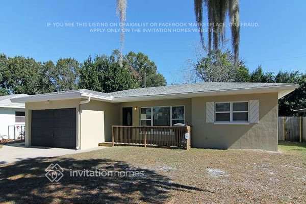 1721 Greenhill Dr in Clearwater, FL - Building Photo