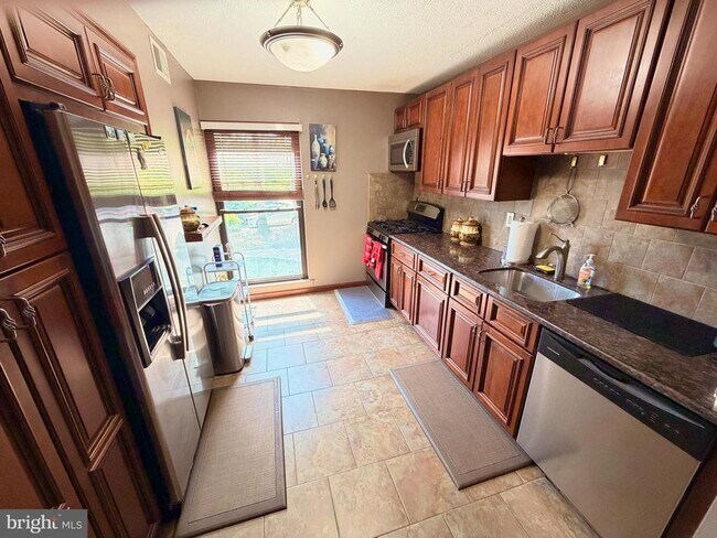 277 Shawmont Ave in Philadelphia, PA - Building Photo - Building Photo