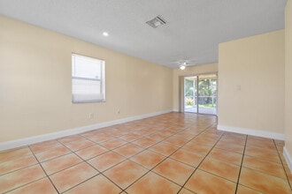 1422 S N St in Lake Worth Beach, FL - Building Photo - Building Photo