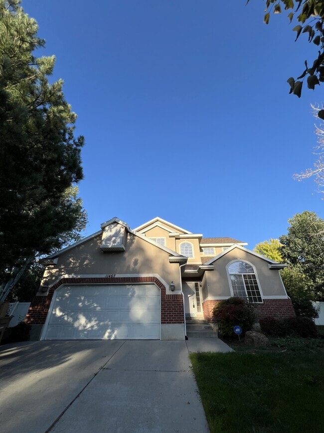 11467 S Loganberry Ct