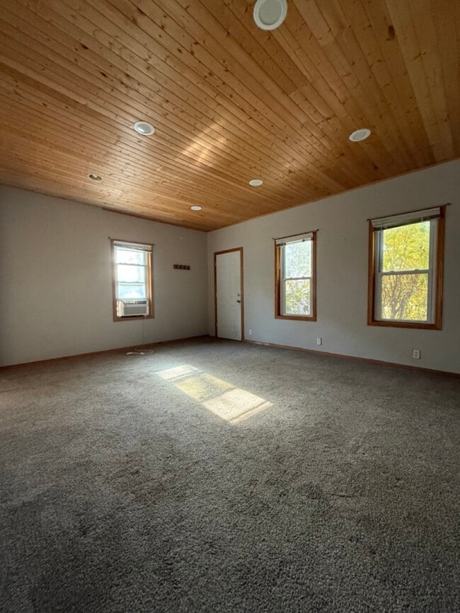 320 9th Ave N in St. Cloud, MN - Building Photo - Building Photo