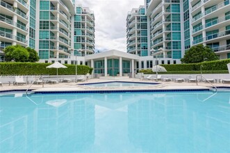3131 NE 188th St, Unit 2-805 in Aventura, FL - Foto de edificio - Building Photo