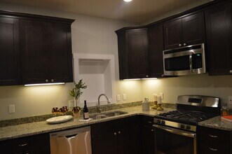 18 W Market St, Unit 203 in Corning, NY - Foto de edificio - Building Photo