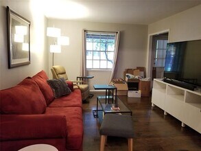 7555 Brentcove Cir in Dallas, TX - Building Photo - Building Photo