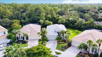 16156 Parque Ln in Naples, FL - Building Photo