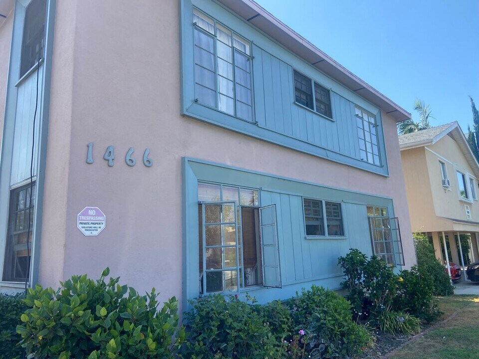 1466 S Sherbourne Dr in Los Angeles, CA - Building Photo