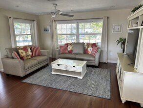 2732 Valencia Dr in Sarasota, FL - Building Photo - Building Photo
