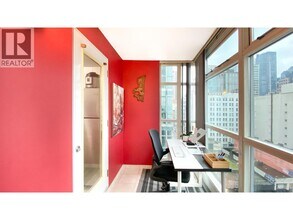 438 Seymour St in Vancouver, BC - Building Photo - Building Photo